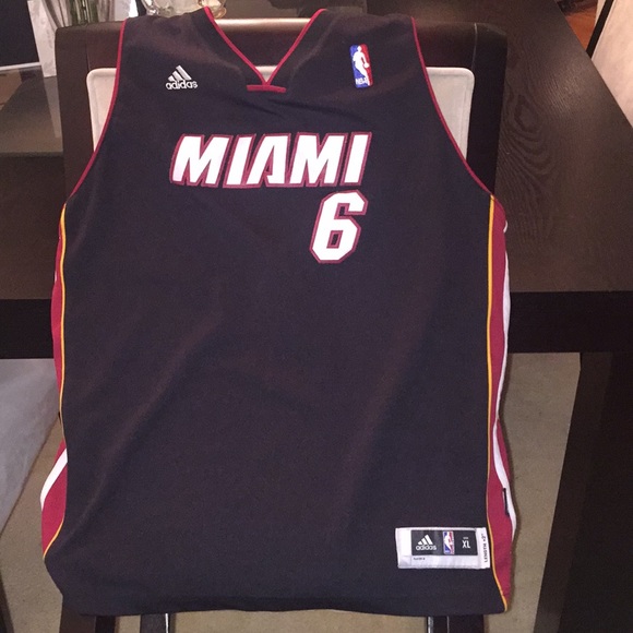LeBron James NBA Jersey Boys XL Adidas LeBron James NBA Jersey Boys XL Adidas
